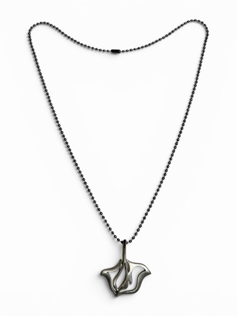 Vintage Abstract Stringray Silver Pendant Necklace